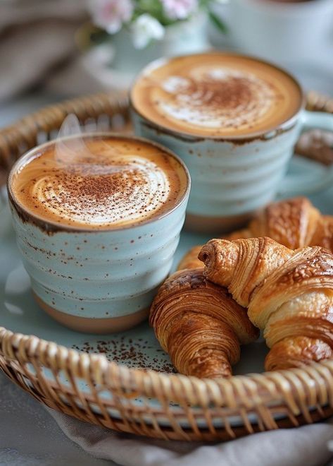 Morning Coffee Images, Coffee Shop Aesthetic, Cups Of Coffee, Coffee Obsession, Creamy Desserts, Coffee Photography, Aesthetic Coffee, Organic Coffee, Good Morning Coffee