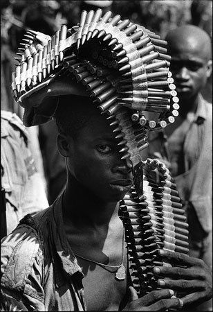 Biafra: The Nigerian Civil War In Pictures (Warning Disturbing Images) - Crime - Nigeria History Of Nigeria, Map Of Nigeria, African People, Photojournalism, Historical Photos, Black And White Photography, Old Photos, Soldier, Black And White