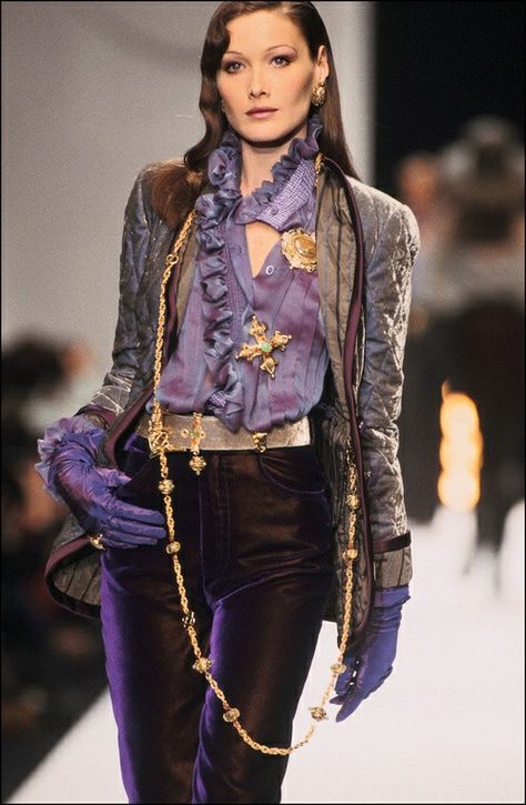 Mundo Hippie, Dior Vintage, Dior Haute Couture, Vintage Vogue, John Galliano, Look Vintage, Runway Show, Mode Vintage, Looks Vintage