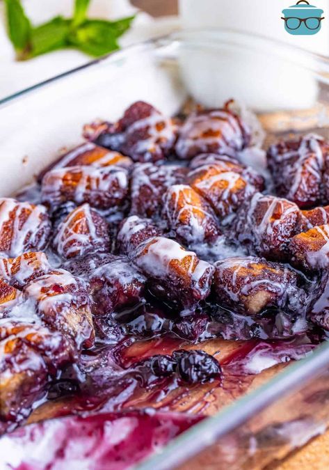 Looking down on a baking dish of Blueberry Bubble Up dessert. Pie Filling Desserts, Crescent Roll Recipes Dessert, Blueberry Desserts Recipes, Cinnamon Roll Bread, Canned Blueberries, Best Banana Pudding, Blueberry Tart, Blueberry Pie Filling, Canned Biscuits