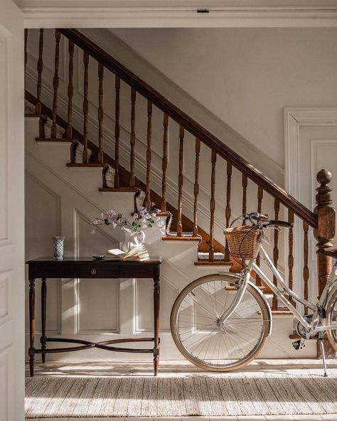 nicolahuthwaite on Instagram: "Hallways views 🌷 I’m thinking of adding pictures all up the stairs but not sure if it will be too much? Do you prefer it more simple?" Nicola Huthwaite, English Country Entryway, Beautiful Victorian House, Country Entryway, Victorian Stairs, English Country Interiors, Victorian Country House, Cottage Core Home, Victorian Greenhouse