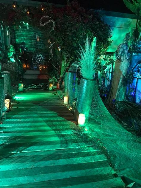 New Orleans Bayou, Swamp Scene, Pirate Halloween Decorations, School Dance Themes, Swamp Theme, Outside Halloween Decorations, Island Party, Indoor Ideas, Dance Themes