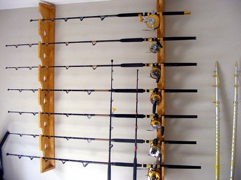 Wall Mount Fishing Pole Holder - Can TOTALLY DIY with pallet wood!!! Diy Projects With Pallets, Projects With Pallets, Fishing Pole Storage, Fishing Pole Holder, Fishing Rod Storage, Fishing Rod Rack, Fishing Waders, Rod Rack, Inflatable Kayak