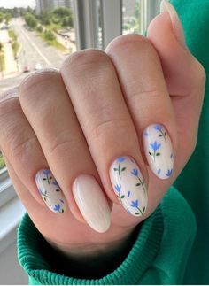 Dainty Floral Nails, Hydrangea Nail Art, French Floral Nails, White Nails With Blue Flowers, Blue And White Floral Nails, Coastal Grandmother Nails, Forget Me Not Nails, French Tip With Design Nails, Hydrangea Nails