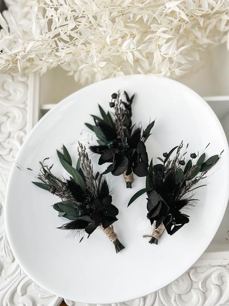 Black Gothic Wedding Boutonniere Dried Flower Goth Grooms - Etsy Black Boutineer Ideas, All Black Wedding Bouquet, Dark Green Eucalyptus Wedding, Black Wedding Arch Draping, Dark Wedding Boutonniere, Black Rose Boutonniere, Black Flower Wedding Bouquet, Witchy Western Wedding, Simple Goth Wedding