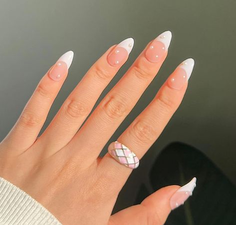 Nude Almond Press on Nails with Pearls Designs, White French Tip Falses Nail, Stick on Nails for Women, Acrylic Fake Nails with Glue for Women Nails Art Nagel Tips, Nail Type, Professional Nail Art, Ballerina Nails, Acrylic Nail Art, Nail Art Hacks, Nail Sizes, False Nail, French Tip Nails