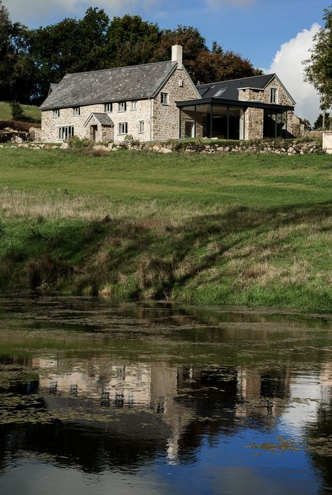 Irish Farmhouse Exterior, Woman Bedroom Ideas, Grown Woman Bedroom Ideas, Box Extension, Irish Farmhouse, Grandma Chic, Irish Houses, Farmhouse Architecture, Dartmoor National Park