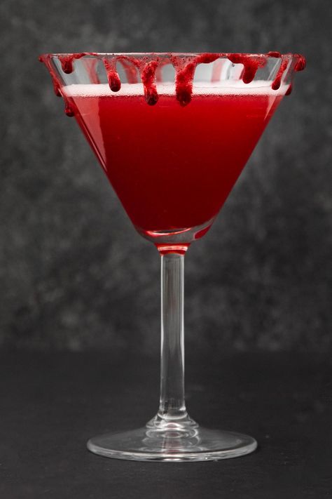 Vampire’s Kiss Cocktail https://fooddoodles.com/vampires-kiss-cocktail/ Draculas Kiss Cocktail, Vampire Themed Cocktails, Vampires Kiss, Kiss Cocktail, Monster Munch, Kiss Shot, Vampire Bites, Vampire Kiss, Spooky Snacks