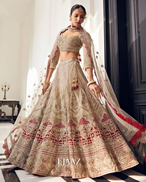 White And Red Lehenga, White Indian Wedding Dress, Ejaaz Couture, White Bridal Lehenga, Lehenga White, Red Wedding Lehenga, Dupatta Bridal, Wedding Lengha, Desi Vibes