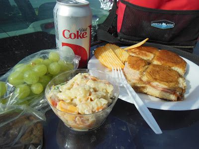 Harvest Lunch Ideas, Ham Cheese Sandwiches, Harvest Meals, Field Meals, Harvest Food, Meal Train Recipes, Meal Options, Hawaiian Sweet Rolls, Ham Sandwiches