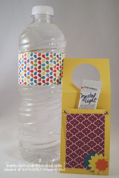 Decorated Water Bottle with Crystal Light Packet Paper Water Bottle, Summer Water Bottle, Water Bottle Favors, Water Bottle Crafts, Birthday Plans, Small Ideas, Paper Embellishments, Water Bottle Gift, Card Making Ideas