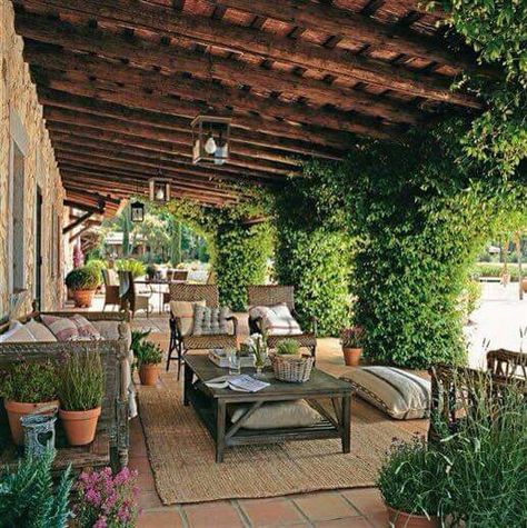 Ohlala Modern Mediterranean Backyard, Mediterranean Backyard, Taman Air, Terrasse Design, Hacienda Style, Spanish Style Homes, Mediterranean Decor, Outside Living, Terrace Design