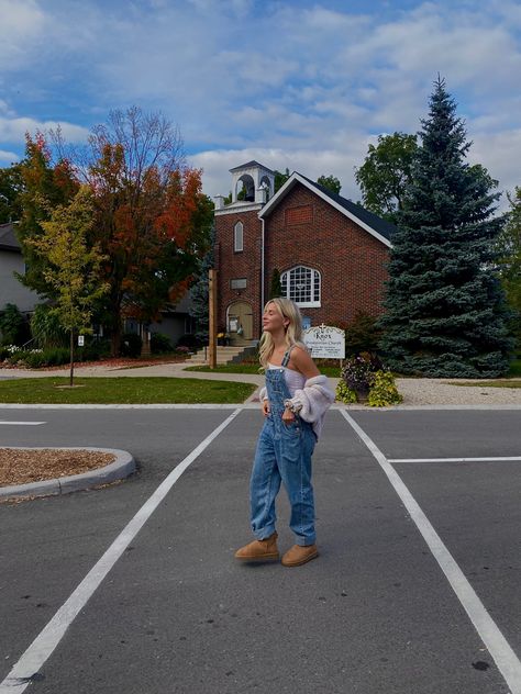 #overalls #uggs #fall #fallwalks #autumn #bayfield Uggs Fall, Overall Outfit, Women's Overalls, Dungarees, Gilmore Girls, Shoes Fashion, Photo Inspo, Overalls, Cute Outfits