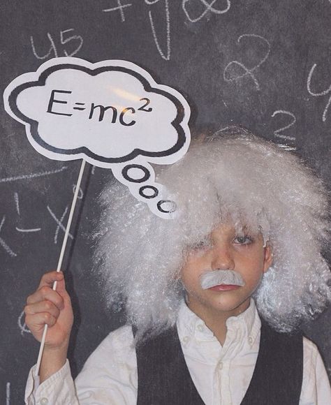 Albert Einstein Albert Einstein Projects, Albert Einstein Costume, Einstein Costume, Einstein Project, Science Costumes, Mad Scientist Halloween, Fancy Dress Competition, Halloween Science, Science Party