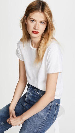 Best white t-shirts for spring 2019: Crop, boxy, fitted, and more styles. Ripped Jeans Outfit, Weekend Wardrobe, Clothes Women, Fashion People, Wearing Clothes, French Fashion, Fashion Clothes, Ripped Jeans, White T