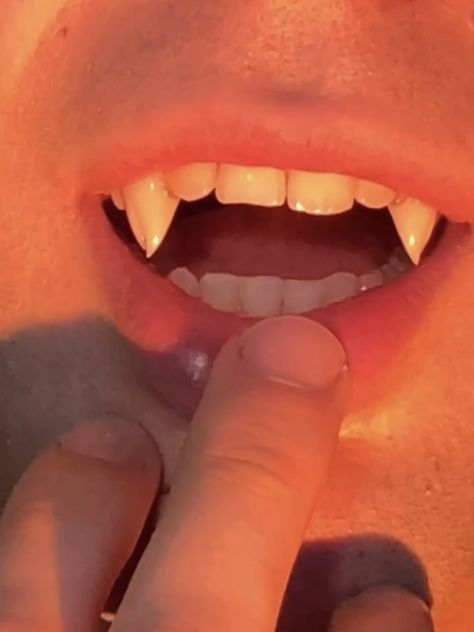 Vampire Teeth Male, Vampire Fangs Aesthetic Male, Polymorph Teeth, Vampire Teeth Pfp, Sharp Canine Teeth Human, Vampire Fang Aesthetic, Natural Fangs, Fanged Teeth, Snake Fangs