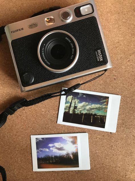 Instax Aesthetic, Fujifilm Instax Mini Evo, Instax Mini Evo, Vintage Polaroid Camera, Polaroid Aesthetic, Instax Camera, Camera Aesthetic, Fujifilm Camera, Camera Digital