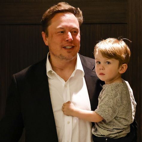 Elon Musk Photo, Elon Musk House, Elon Musk Sons, Photos With Him, Elon Reeve Musk, Best Case Scenario, Brett Eldredge, Elon Musk Tesla, Kathy Hilton