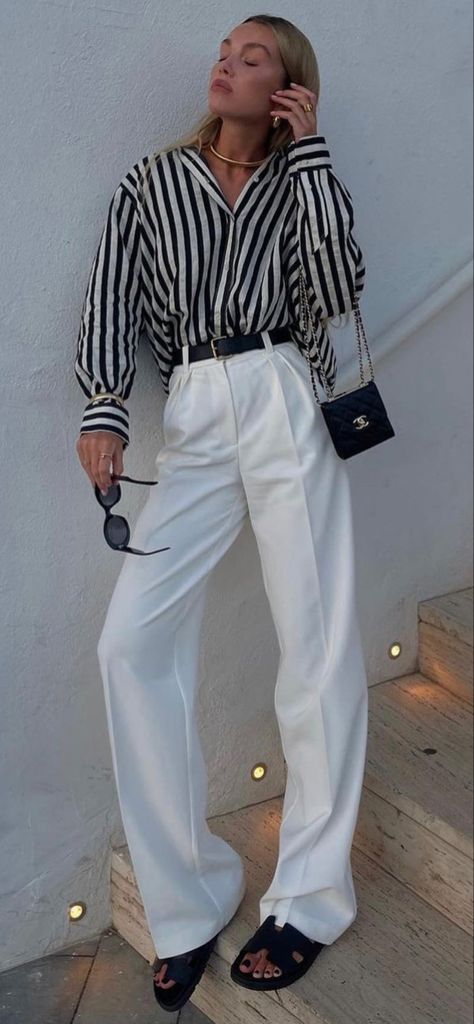 Street Style 2023, Look Zara, Black White Outfit, Style 2023, Preppy Casual, Spring 2023, White Outfits, White Summer, Fit Inspo