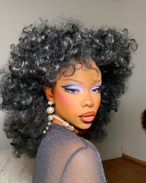 Top 10 Timeless 70s Glam Makeup Looks To Step Back In Time 1970s Black Women, Studio 54 Makeup, Disco Makeup 1970s, 70s Glam Makeup, Makeup 1970s, 1970 Makeup, 80s Hair Tutorial, 70s Inspired Makeup, 70s Disco Makeup