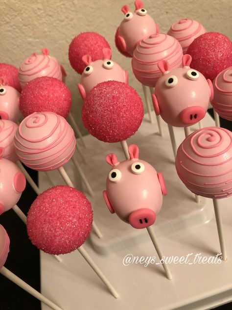 Peppa Pig Cake Pops Ideas, Peppa Pig Strawberries, Peppa Pig Snack Ideas, Peppa Pig Desserts, Peppa Pig Dessert Table, Peppa Pig Treats, Peppa Pig Cake Pops, Pig Cake Pops, Peppa Cake