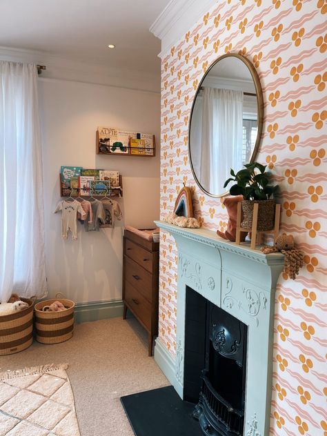 21 Adorable Ways to Decorate Your Baby's Nursery Check more at https://blogneng.com/2022/10/19/21-adorable-ways-to-decorate-your-babys-nursery-2/ Zoella Nursery, Zoe Sugg Nursery, Zoe Sugg House, Zoella House, Zoella Bedroom, Liberty Wallpaper, Safari Room, Zoe Sugg, Modern Color Schemes