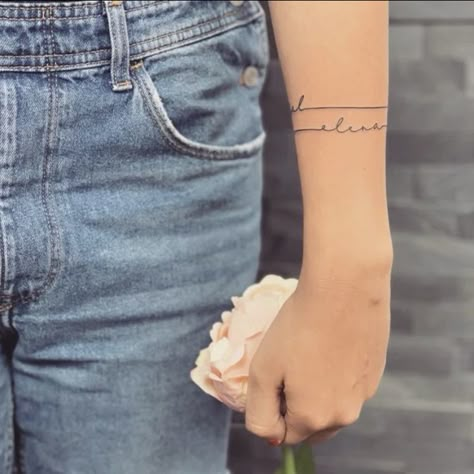 Name Wrapped Around Arm Tattoo, Name Bracelet Tattoo For Women, Tattoo Bracelet Wrist Names, Tattoo Bracelet With Names, Fine Bracelet Tattoo, Bracelet Tattoos For Women With Name, Word Bracelet Tattoo, Mom Fine Line Tattoo, Fine Line Armband Tattoo