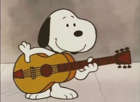 Snoopy The Dog, Woodstock Snoopy, Snoopy Funny, Snoopy Images, Snoopy Wallpaper, Peanuts Characters, Snoopy Pictures, Snoop Dog, Pete The Cat