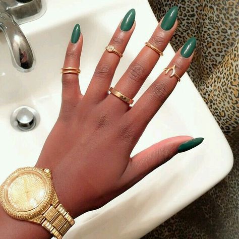 Nails On Dark Skin, Dark Skin Nail Polish, Dark Skin Nail Color, Natural Nail Art, Skin Images, Makeup Hacks Beauty Secrets, Colors For Dark Skin, Skin Hand, Dark Nails