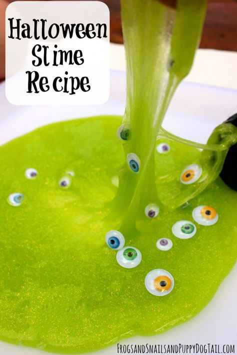 Halloween Slime Recipe                                                                                                                                                     More Slime Recipe Halloween, Preschool Bats, Halloween Slime Recipe, Halloweenpyssel Barn, Preschool Halloween Party, Halloween Slime, Kids Treats, Fest Mad, Resep Slime