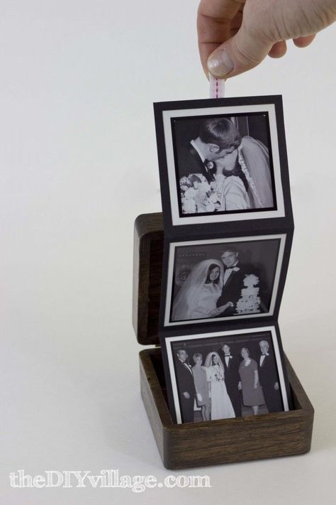 DIY Pop up photo box custom gift idea.  Love this project, so personal and sweet! #diycrafts #diy #photobox #photography #giftideas #handmade Diy Photo Book, Easy Diy Christmas Gifts, Photo Boxes, Diy Holiday Gifts, Easy Diy Gifts, Cadeau Photo, Photo Box, Diy Gifts For Boyfriend, Christmas Gifts For Boyfriend