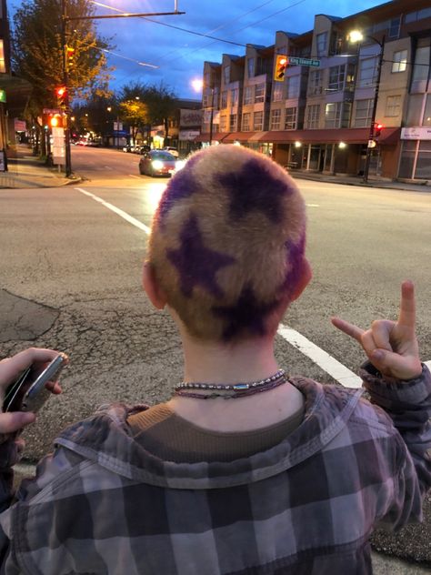 Star Buzzcut, Purple Buzzcut, Buzzcut Ideas, Rio Romeo, Trans Tips, Shaved Head Designs, Buzzed Hair Women, Hair Questions, Hair Colour Design