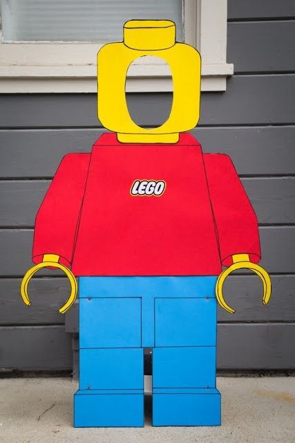 Foto - Google Fotos Lego Theme Party Decoration, Lego Party Theme, Marvel Lego Birthday Party, Lego Vbs Decorations, Lego 5th Birthday Party, Lego Party Ideas Decoration, Diy Lego Birthday Party Ideas, Lego Birthday Party Games, Diy Lego Decorations