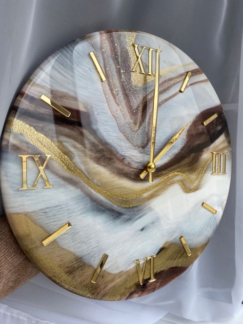 Wall Gold Decor, Resin Clock Ideas, Resin Art Clock, Epoxy Clock, Epoxy Resin Wall, Resin Art Canvas, Resin Wall Clock, Resin Clock, Clock Ideas