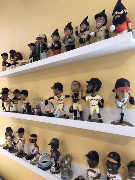 Baseball Collection Display, Bobble Head Display Ideas, Bobblehead Display Ideas, Baseball Man Cave, Bat Display, Sf Giants Baseball, Head Display, Bobble Heads, Pool Room