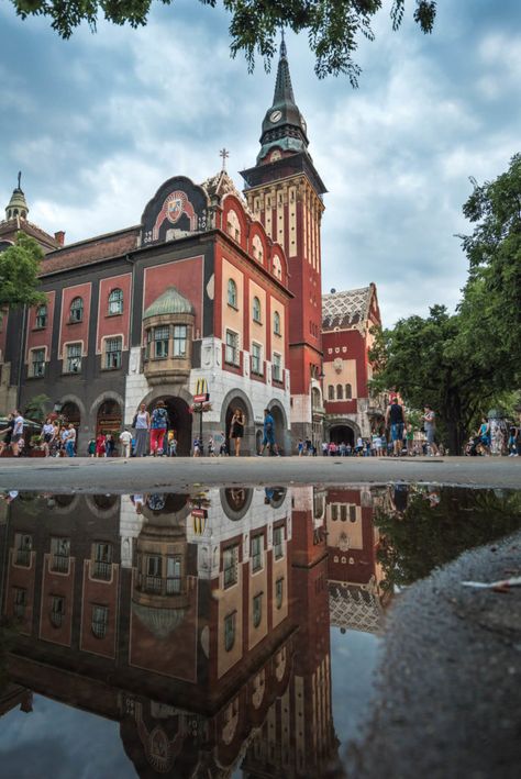 Hungarian Art, Blue Fountain, European Cities, Tourism Website, Art Nouveau Architecture, Unique Buildings, Beautiful Park, Taxi Service, Travel Agency