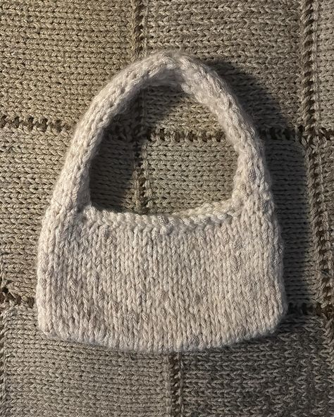 The softest mini alpaca bag knitted over this weekend full of love and texture ✨ Knit A Bag, Mini Alpaca, Knit Purse, Knit Bag, Winter Crochet, Bags Aesthetic, Full Of Love, Fiber Arts, Knitted Bags