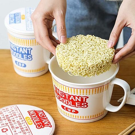 Instant Noodle Bowl Ceramic with Cover Creative Ramen Soup Bowl Mug with Lid 800mL Dishwasher and Microwave Perfect for Gifting for Birthday, Spring Easter Gift Basket Idea, Fathers Day, Christmas gift and more! Ramen Gifts, Student Lunch, Student Lunches, Ramen Noodle Bowl, Soup Bowls With Handles, Soup Bowl Set, Cup Noodles, Instant Noodle, Noodle Bowl