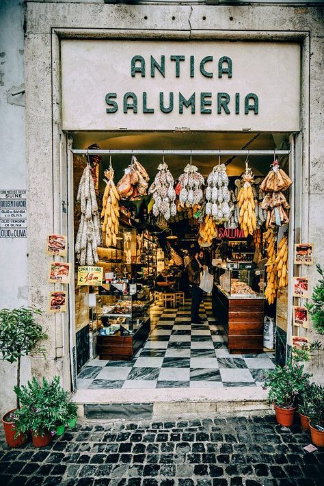 Deli Shop, Italian Deli, Butcher Shop, Shop Fronts, Cool Ideas, Restaurant Interior, Italian Restaurant, Food Shop, Wine Bar