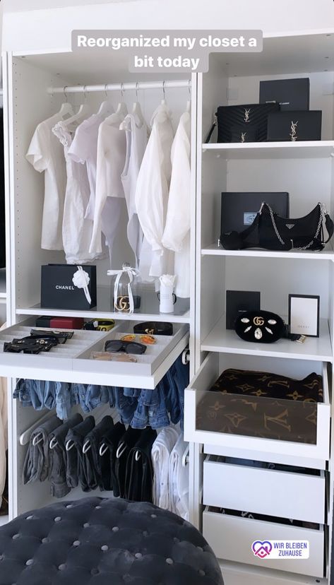 Beauty Room Closet Ideas, Wardrobe Inspo Closet, Organized Closet, Minimalist Closet, Dream Master, Dream Closet Design, Mirror Jewelry, Wardrobe Organisation, Closet Renovation