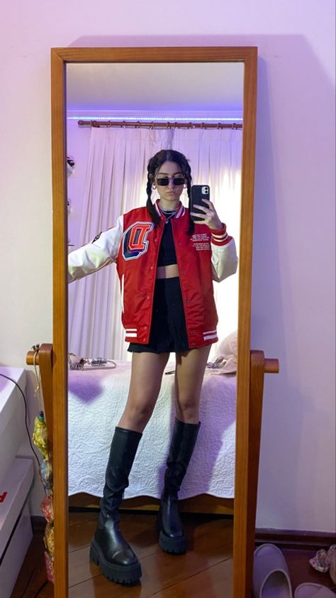 Red Check Skirt, Hot Outfit Ideas, Daily Fashion Outfits, Varsity Jacket Outfit, Vanellope Von Schweetz, Jacket Outfit Women, Look Festival, Winter Skirt Outfit, Jacket Outfit