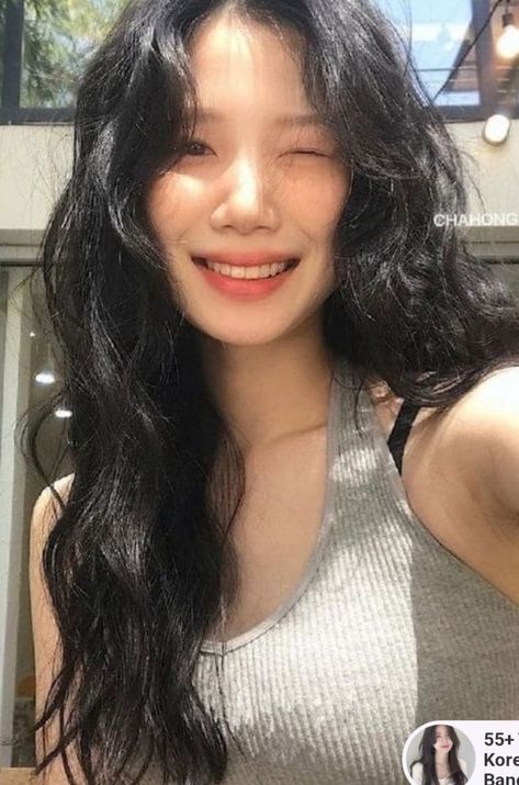 Asian Women Permed Hair, Asian Long Curly Hair, Woman Perm Hair, Long Wavy Korean Hair, Korean Crimped Hair, Korean Perm Long Wavy Hair, Asian Crimped Hair, Korean Mermaid Hair, Straight Perm Hair