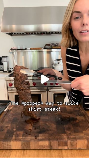 Serena Wolf on Instagram: "🔪THE *PROPER* WAY TO SLICE SKIRT STEAK AGAINST THE GRAIN.🥩 
__
If you’re slicing your skirt steak crosswise, you are likely slicing WITH the grain (which refers to the muscle fibers in the meat). That will give you tough, chewy steak because you’re forced to chew through the muscle fibers!
__
To slice your skirt steak with the grain into manageably sized pieces:
1.  Slice the skirt steak crosswise (with the grain) into 3”-4” pieces.
2.  Then slice each of those pieces lengthwise against the grain.
__
*Note: The grain is very visible on skirt steak even when cooked—you’ll see the lines running through the steak crosswise. Sometimes they will run at a slight angle, so you may need to angle your slices in step 2 slightly to make sure you are slicing truly perpendi How To Cook Skirt Steak On The Stove, How To Cook Skirt Steak, Inside Skirt Steak Recipes, Beef Skirt Steak Recipes, Skirt Steak Dinner Ideas, Skirt Steak Dinner, Sliced Beef Recipes, Chef Skills, Slow Cooker Meat