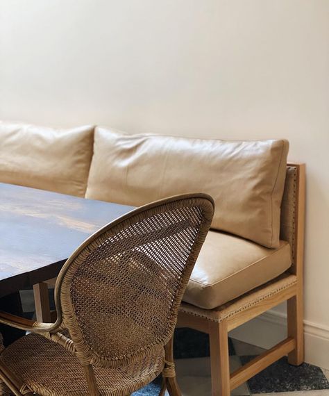 Kerri Lipsitz (@kerri.lipsitz) posted on Instagram: “A corner of the kitchen table installed on a project a few weeks ago. Bespoke bench seat, antique kitchen table and beautiful rattan…” • Nov 8, 2020 at 7:49pm UTC Kerri Lipsitz, Antique Kitchen Table, Interior Design London, Rattan Chairs, Antique Kitchen, Rattan Chair, Bench Seat, Natural Tones, Wicker Chair