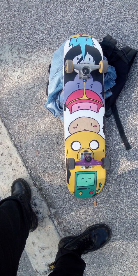 Painted Skateboard, Skater Boi, Skateboarding Tricks, Skateboard Aesthetic, Skateboard Deck Art, Skateboard Art Design, Skater Vibes, Skateboard Photography, Custom Skateboards