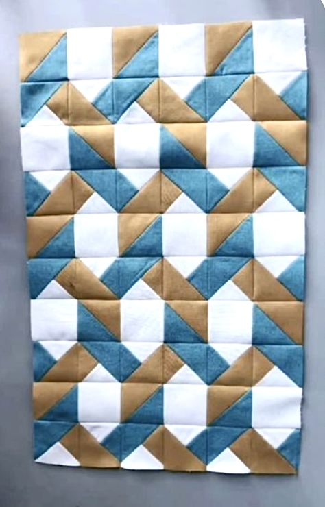 Quilt Patterns 2 Colors, Strip Quilts Ideas Fabric Scraps, Aztec Quilt Pattern, Aztec Quilt, Hexagon Quilt Pattern, Bargello Quilt, Quilt Blocks Easy, Modern Quilting Designs, Charm Pack Quilts