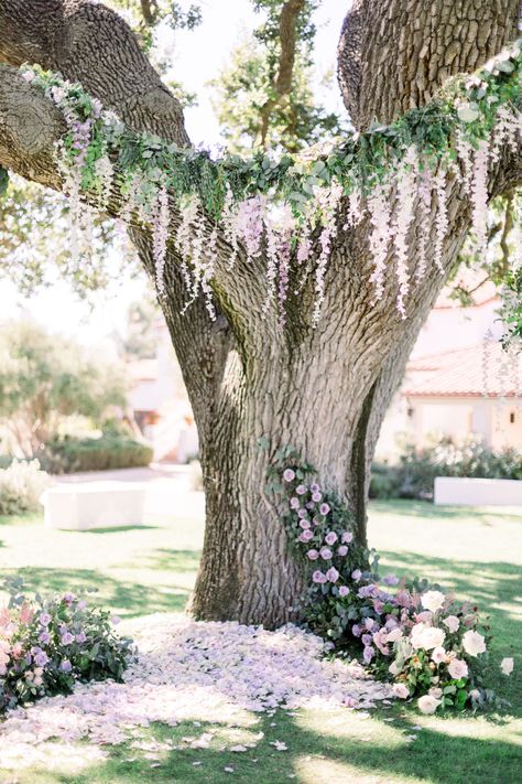 This might be the most beautiful floral design ever created. #Wedding #Floral #Purple #Roses Nature #Petals #Spring Wedding Locations California, Planning Board, Dallas Wedding, Winery Weddings, Italian Wedding, Wedding Service, Southern Belle, Ceremony Decorations, Outdoor Ceremony