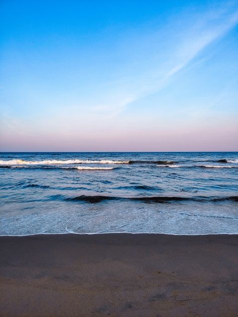 Marina Beach Chennai, Marina Beach, Pretty Landscapes, Flash Cards, Nails Design, Girly Photography, Chennai, Shiva, Old And New