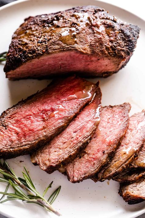 Triticale Roast Recipe, Oven Roasted Tri Tip Roast, Tri Tip Dutch Oven Recipes, Dutch Oven Tri Tip Roast, Tri Tip Roast Recipes Ovens, Tip Sirloin Roast Recipes, Beef Tri Tip Roast Recipes, Tri Tip Dinner Ideas Meals, Tritip Recipes Oven