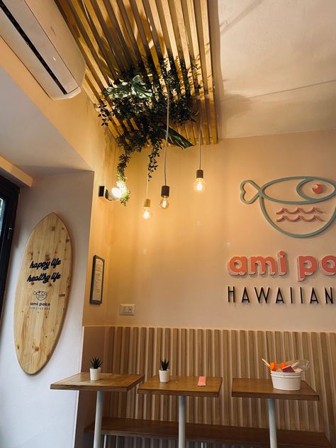 Surf Restaurant Design, Hawaiian Restaurant Design, Poke Restaurant Design, Poke Bar, Surf Cafe, Juice Cafe, Hawaiian Restaurant, Juice Bar Design, Coffee Summer